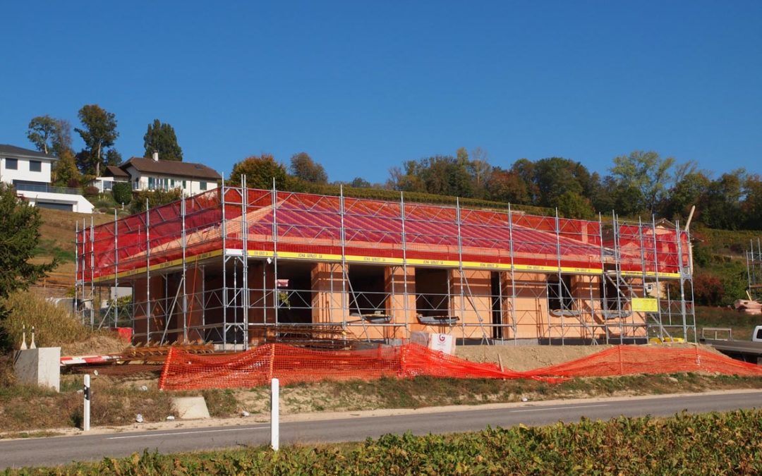 Echafaudages pour la construction d’une villa à Constantine près de Salavaux